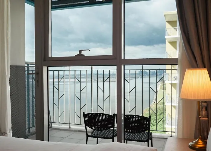 Elegant 3 Bedroom Unit With Ocean View Near Okada *