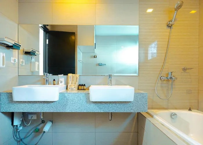 Elegant 3 Bedroom Unit With Ocean View Near Okada