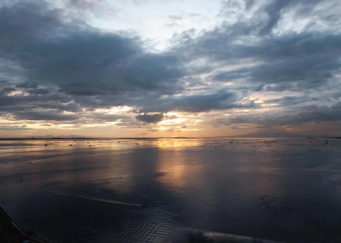 Elegant 3 Bedroom Unit With Ocean View Near Okada Apartamento