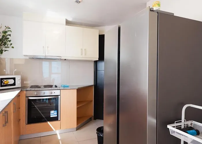Elegant 3 Bedroom Unit With Ocean View Near Okada Apartamento Manila