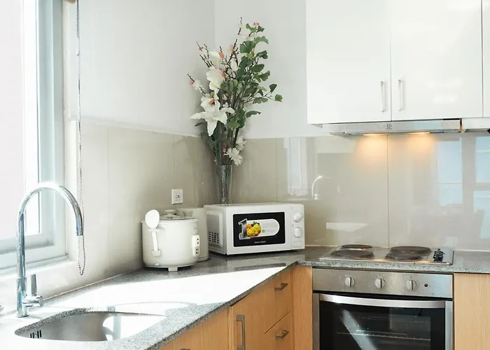Elegant 3 Bedroom Unit With Ocean View Near Okada Apartamento